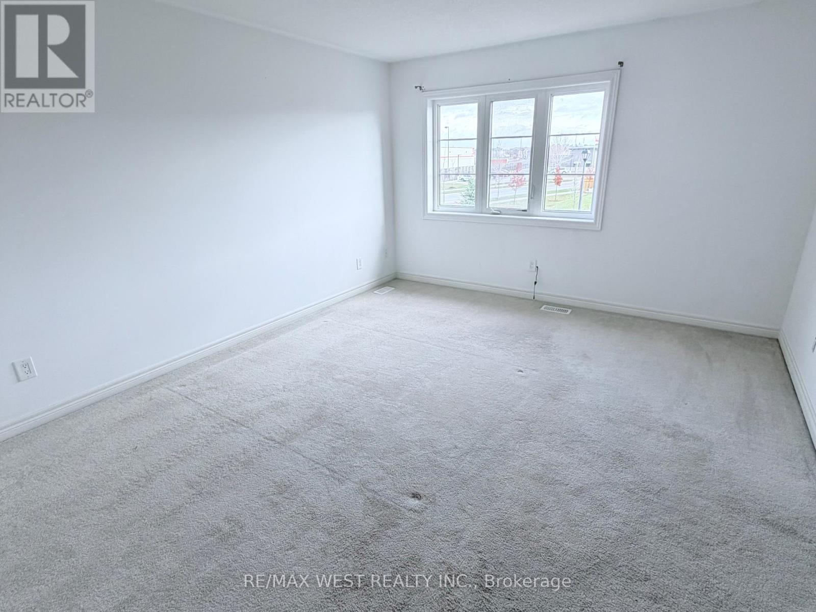 7 Webb Street, Bradford West Gwillimbury, Ontario  L3Z 0R2 - Photo 23 - N12570984