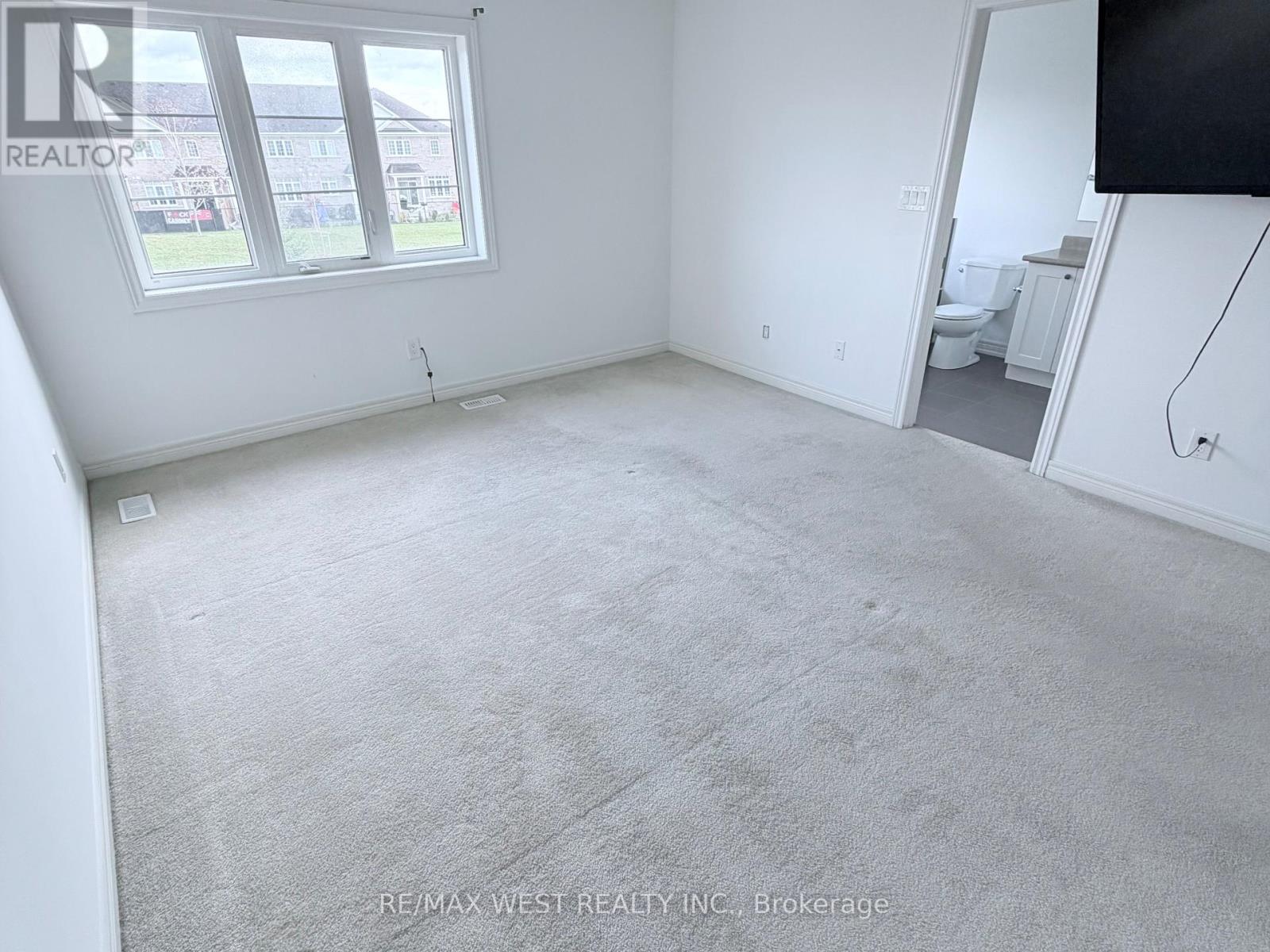 7 Webb Street, Bradford West Gwillimbury, Ontario  L3Z 0R2 - Photo 24 - N12570984