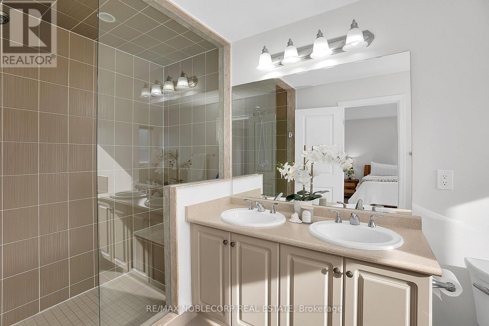 54 Wells Orchard Crescent, King, Ontario  L7B 0C6 - Photo 29 - N12571048