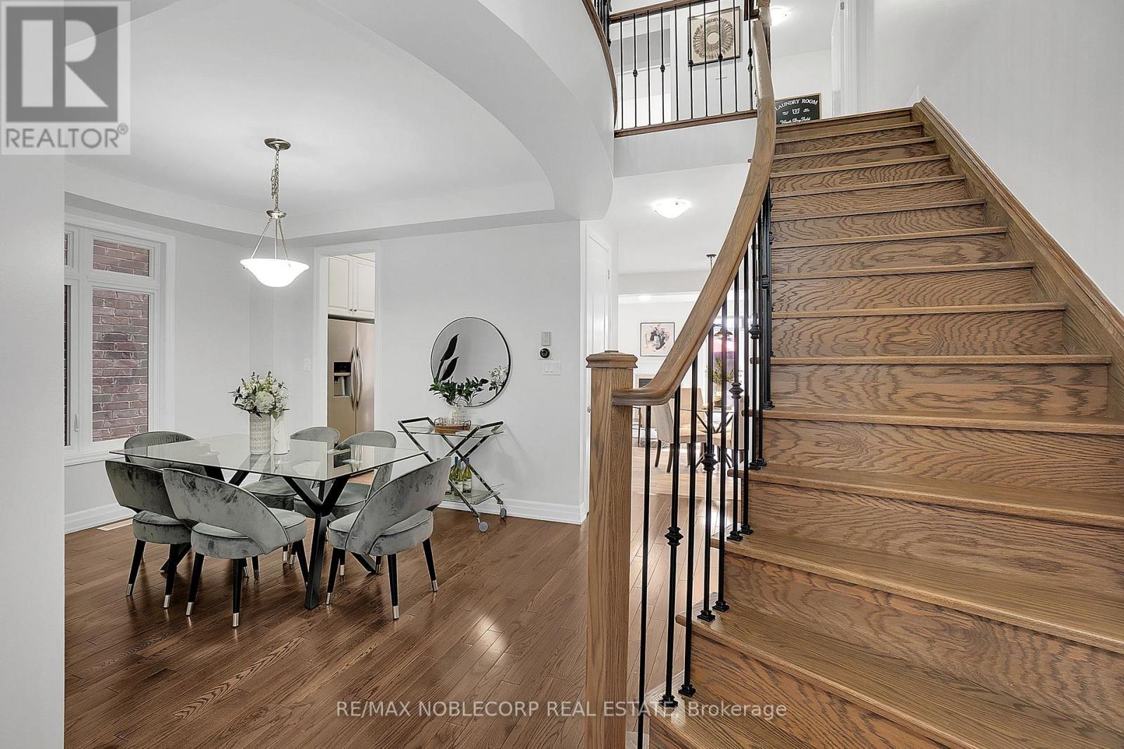 54 Wells Orchard Crescent, King, Ontario  L7B 0C6 - Photo 5 - N12571048