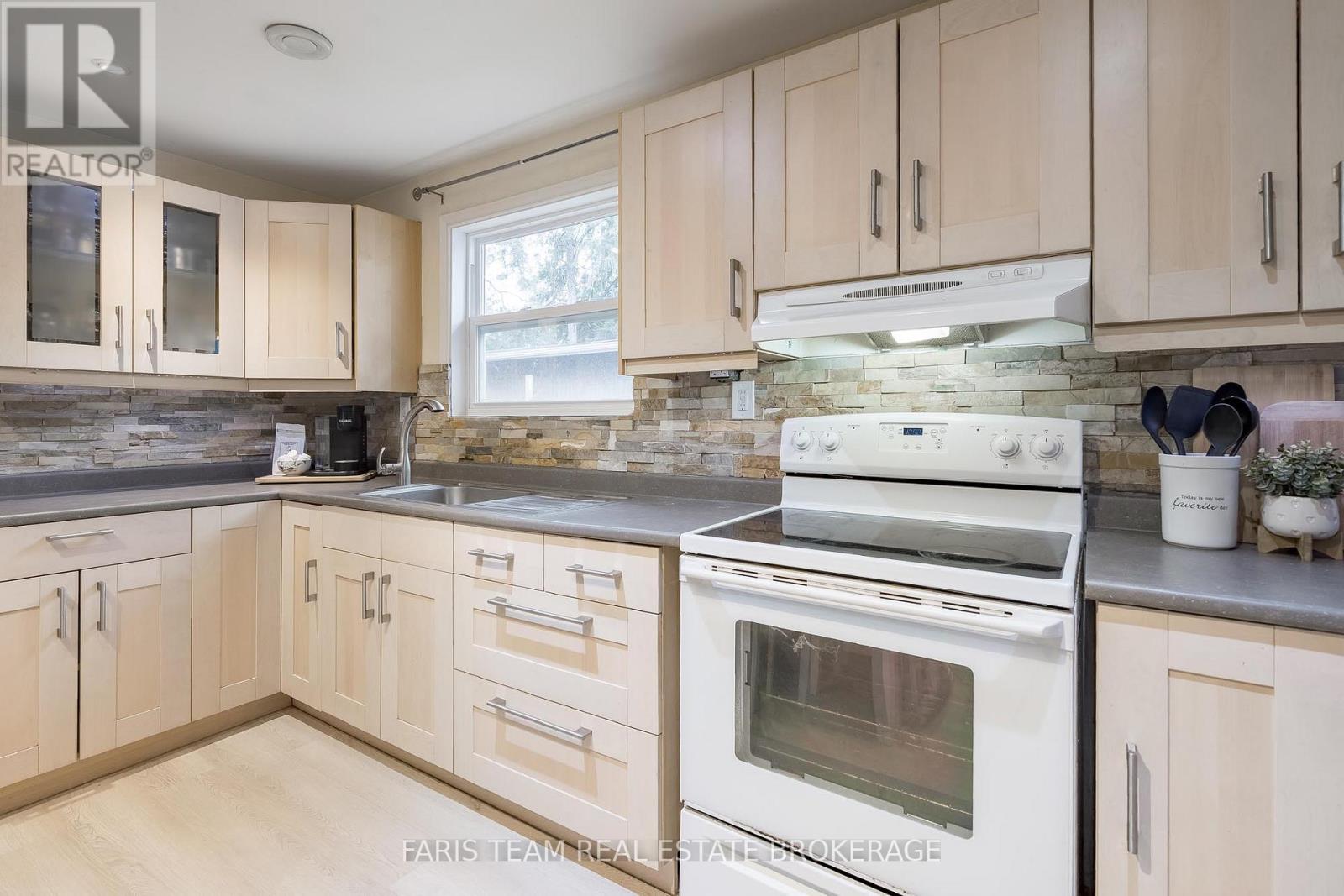 779 9th Line, Innisfil, Ontario  L9S 3Y1 - Photo 8 - N12571126