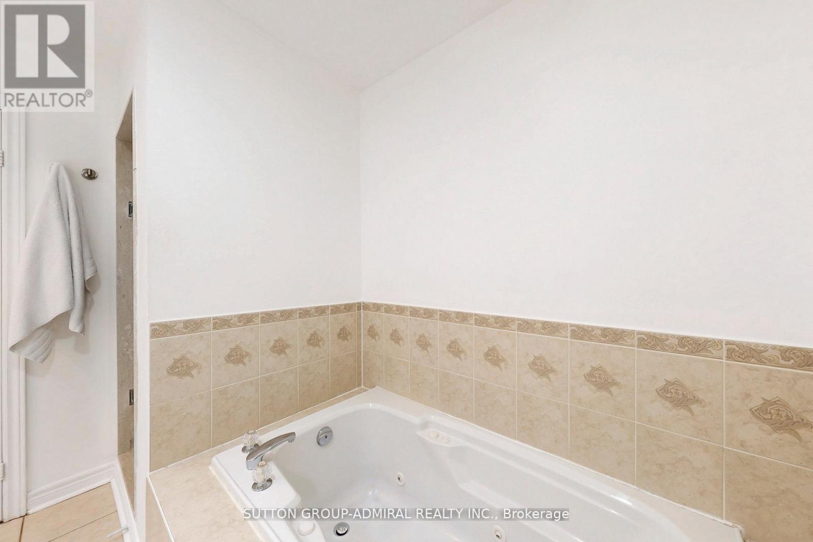 51 Abbeywood Gate W, Vaughan, Ontario  L4J 8P1 - Photo 18 - N12571142