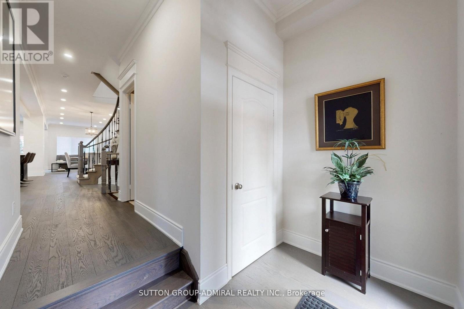 51 Abbeywood Gate W, Vaughan, Ontario  L4J 8P1 - Photo 5 - N12571142