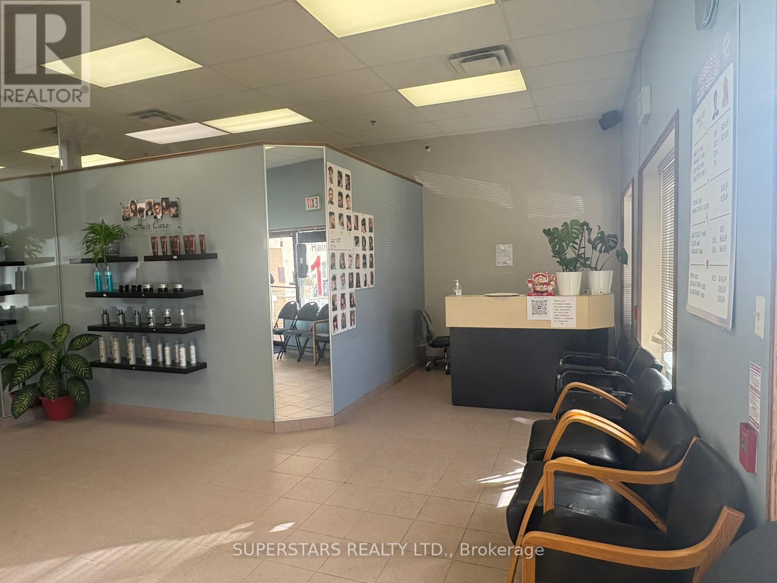 #5 - 14 Wellington Street E, Aurora, Ontario  L4G 1H5 - Photo 2 - N12571154