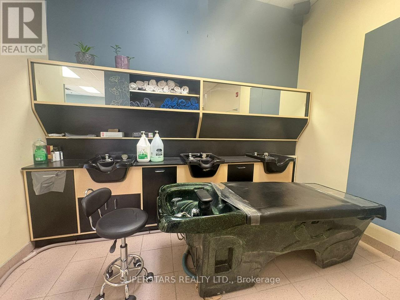 #5 - 14 Wellington Street E, Aurora, Ontario  L4G 1H5 - Photo 5 - N12571154