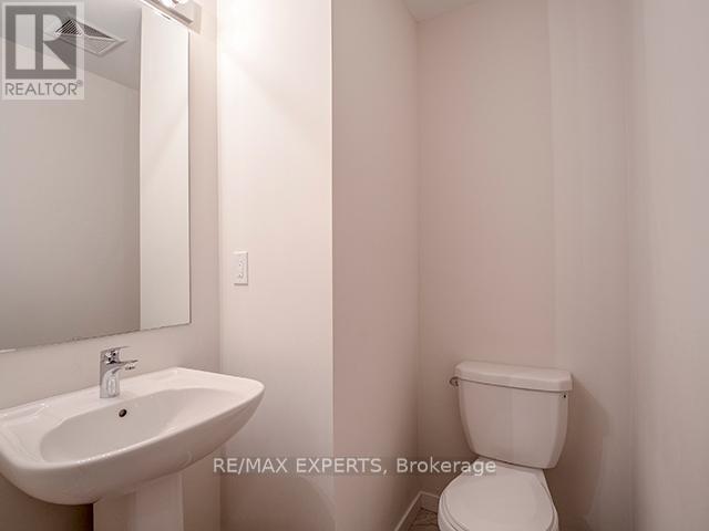 61 - 300 Alex Gardner Circle, Aurora, Ontario  L4G 1N4 - Photo 8 - N12571158