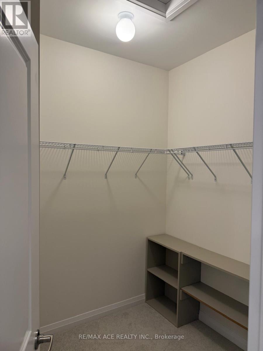 2 Kahshe Lane, Richmond Hill, Ontario  L4S 1N4 - Photo 4 - N12571172