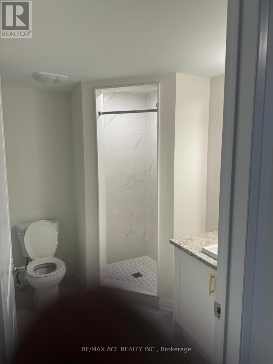 2 Kahshe Lane, Richmond Hill, Ontario  L4S 1N4 - Photo 5 - N12571172