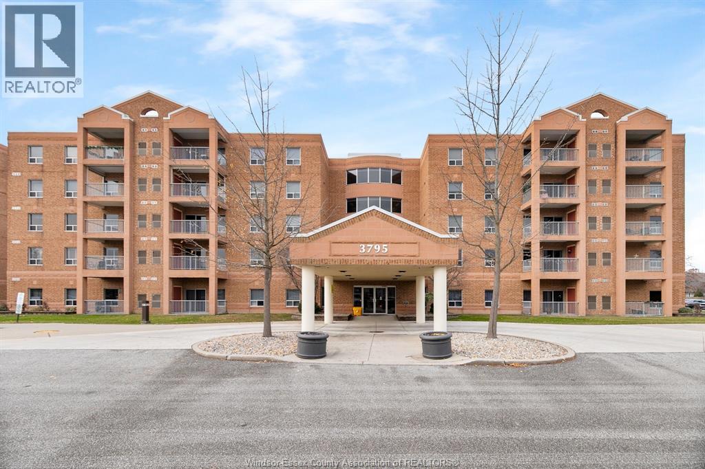 MLS# 25029414: 3795 SOUTHWINDS DRIVE Unit# 302, Windsor, Canada