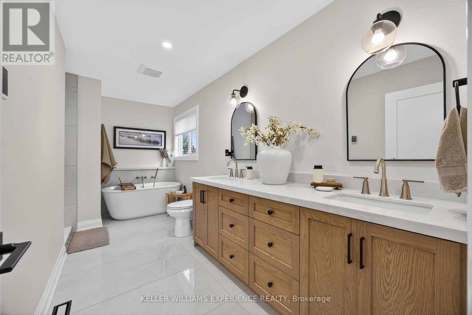 50 Regalia Way, Barrie (Innis-Shore), Ontario  L4M 7H8 - Photo 3 - S12571138