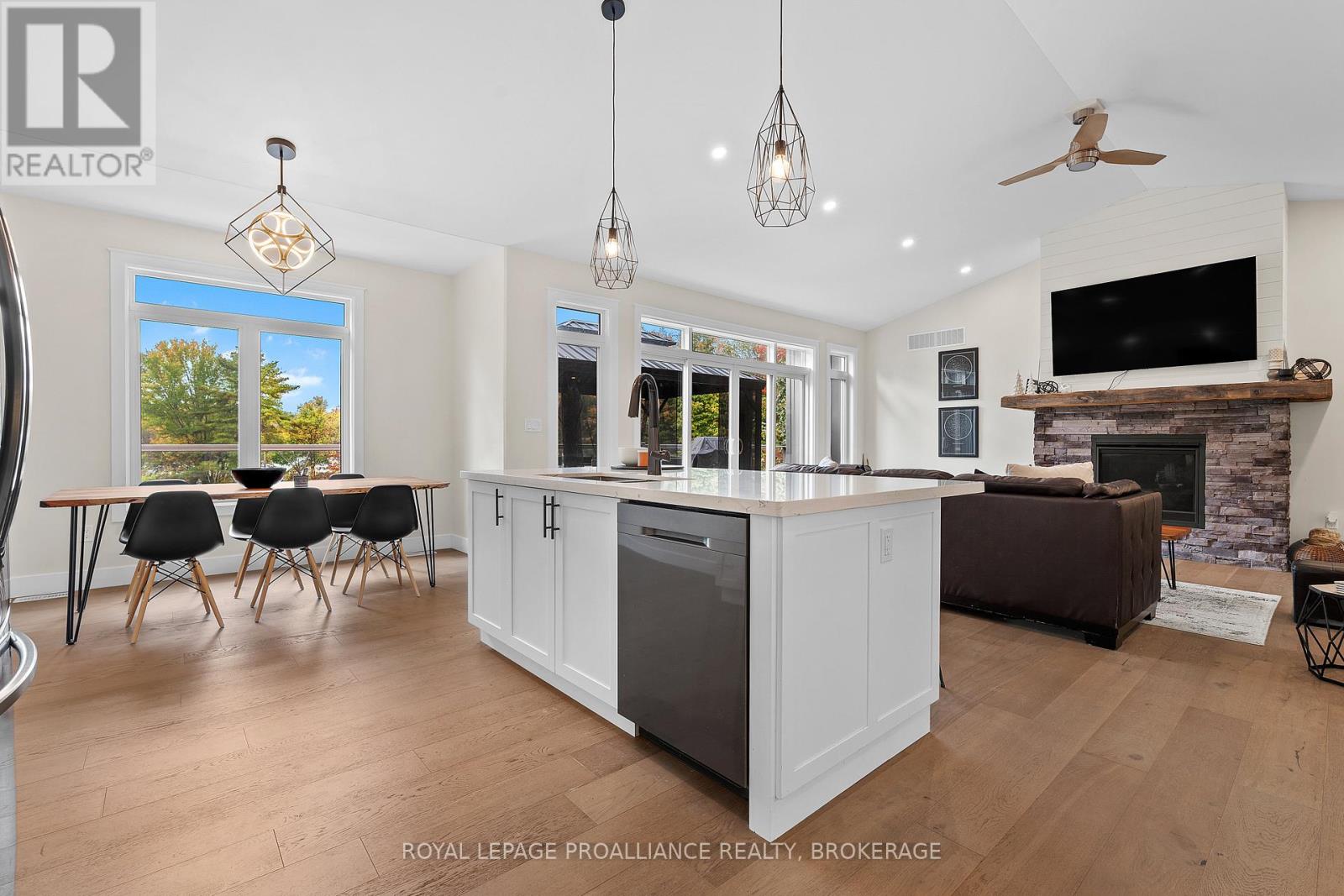 1888 Sunbury Road, Frontenac, Ontario  K0H 1X0 - Photo 13 - X12457067