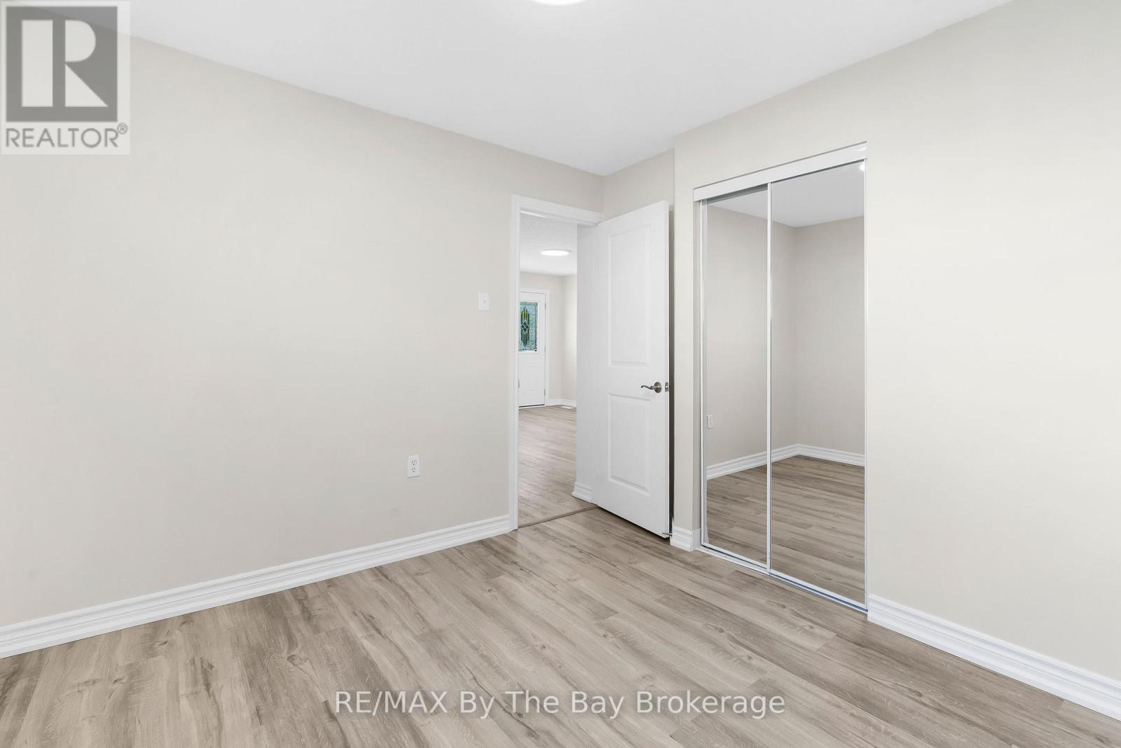 24 Glenwood Drive, Wasaga Beach, Ontario L9Z 2K5 - Photo 15 - S12571242