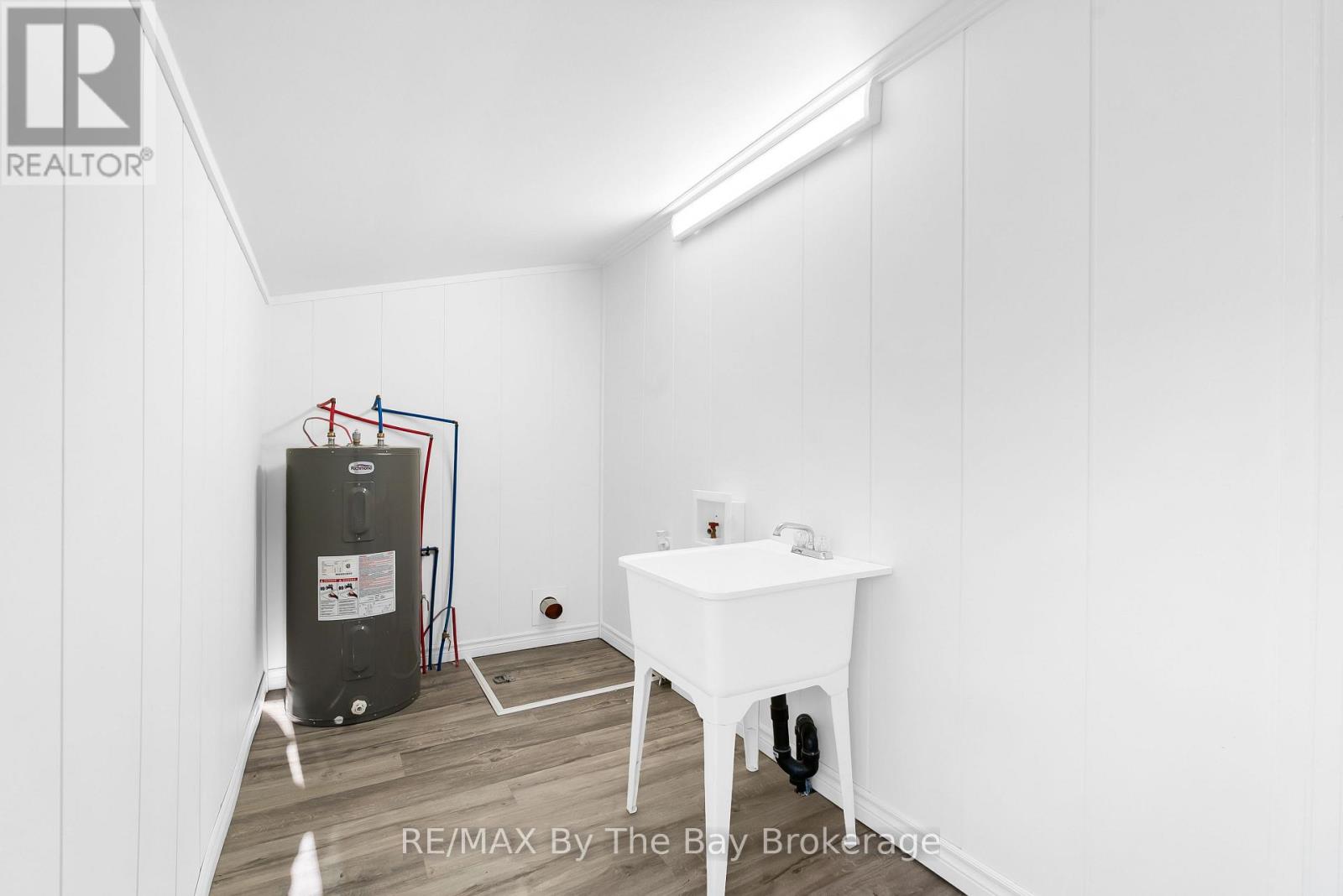 24 Glenwood Drive, Wasaga Beach, Ontario L9Z 2K5 - Photo 17 - S12571242