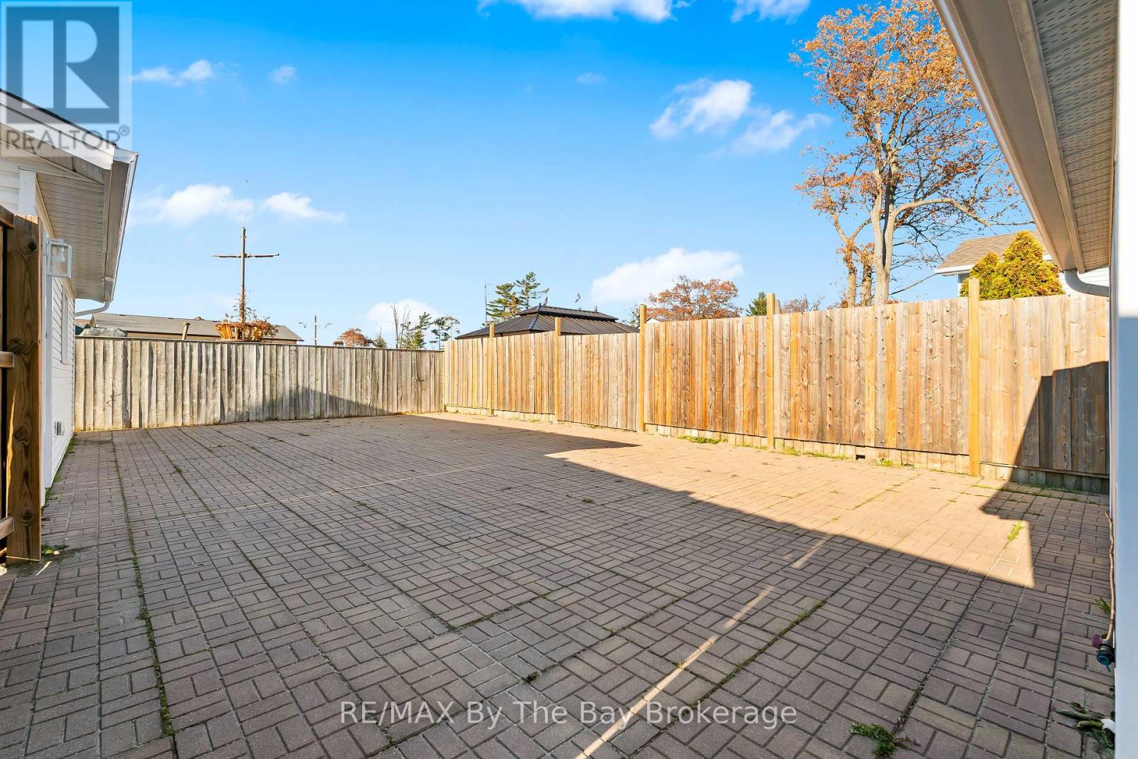 24 Glenwood Drive, Wasaga Beach, Ontario L9Z 2K5 - Photo 20 - S12571242