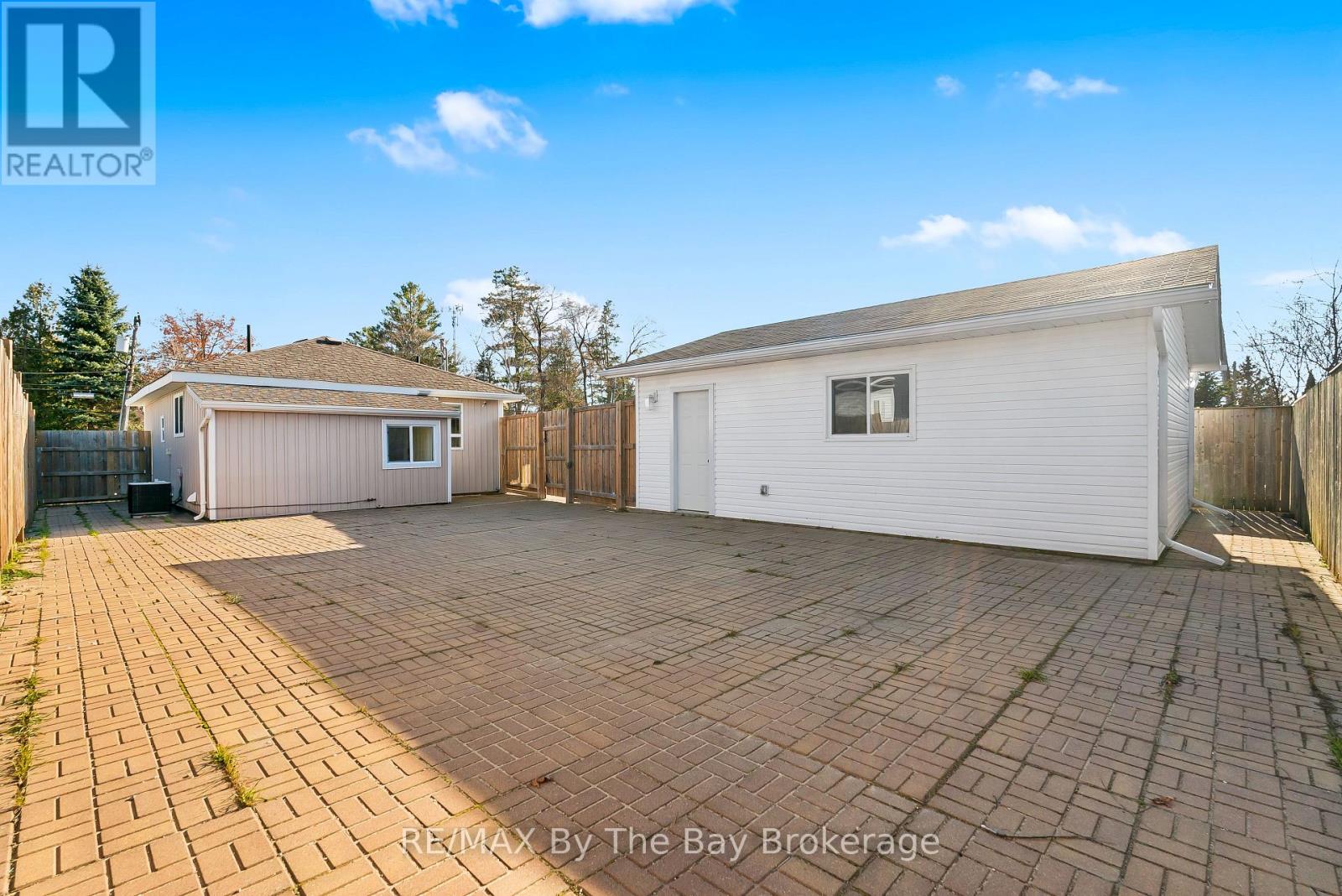 24 Glenwood Drive, Wasaga Beach, Ontario L9Z 2K5 - Photo 21 - S12571242