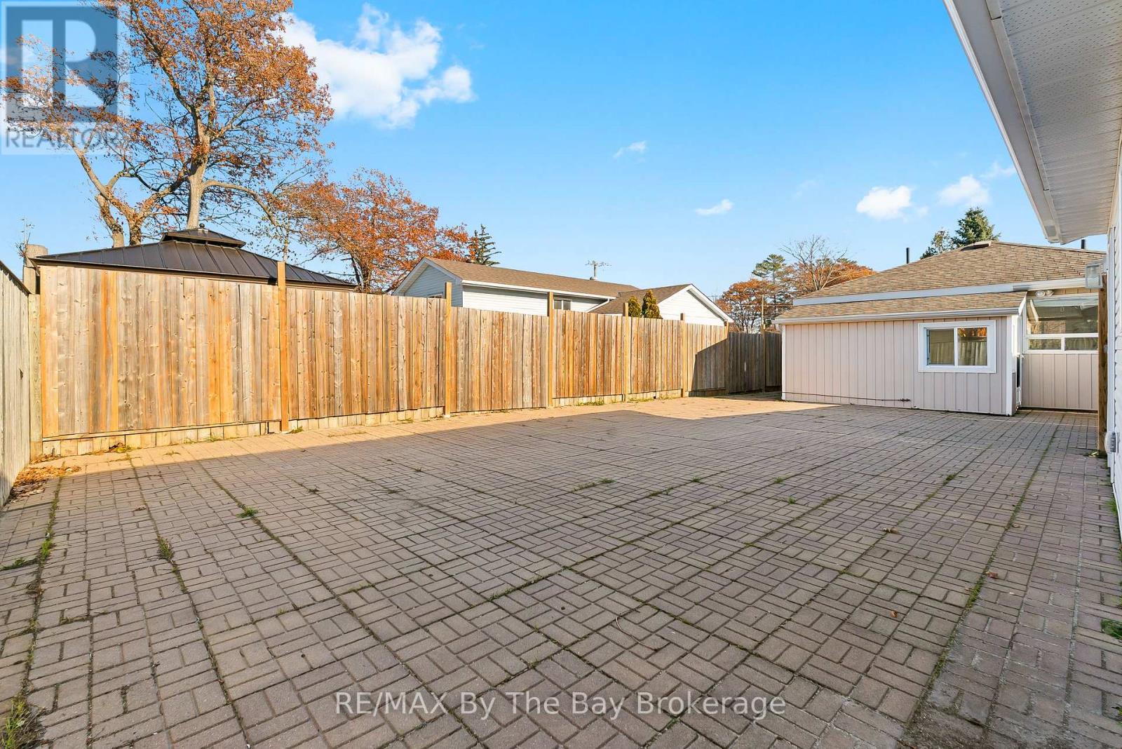 24 Glenwood Drive, Wasaga Beach, Ontario L9Z 2K5 - Photo 23 - S12571242