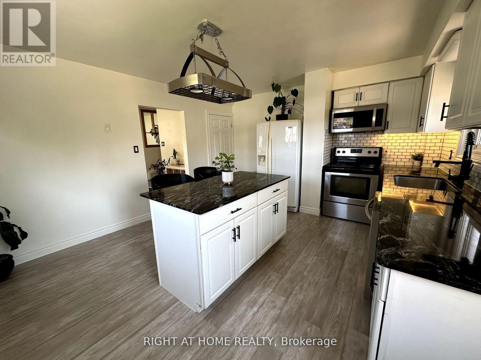 166 Barkley Crescent, Oshawa, Ontario  L1J 2E6 - Photo 6 - E12571292