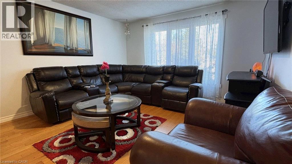 15 Albion Street, Kitchener, Ontario  N2E 2R9 - Photo 6 - 40786417