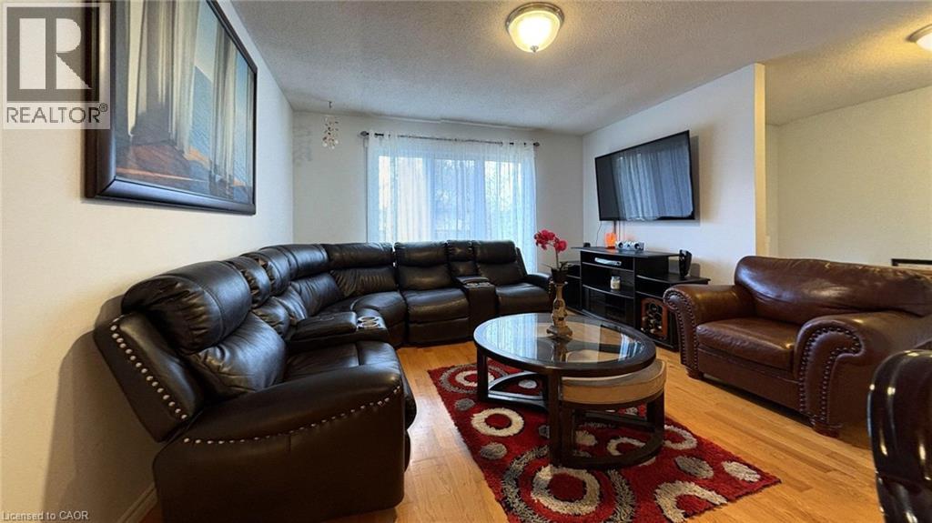 15 Albion Street, Kitchener, Ontario  N2E 2R9 - Photo 7 - 40786417