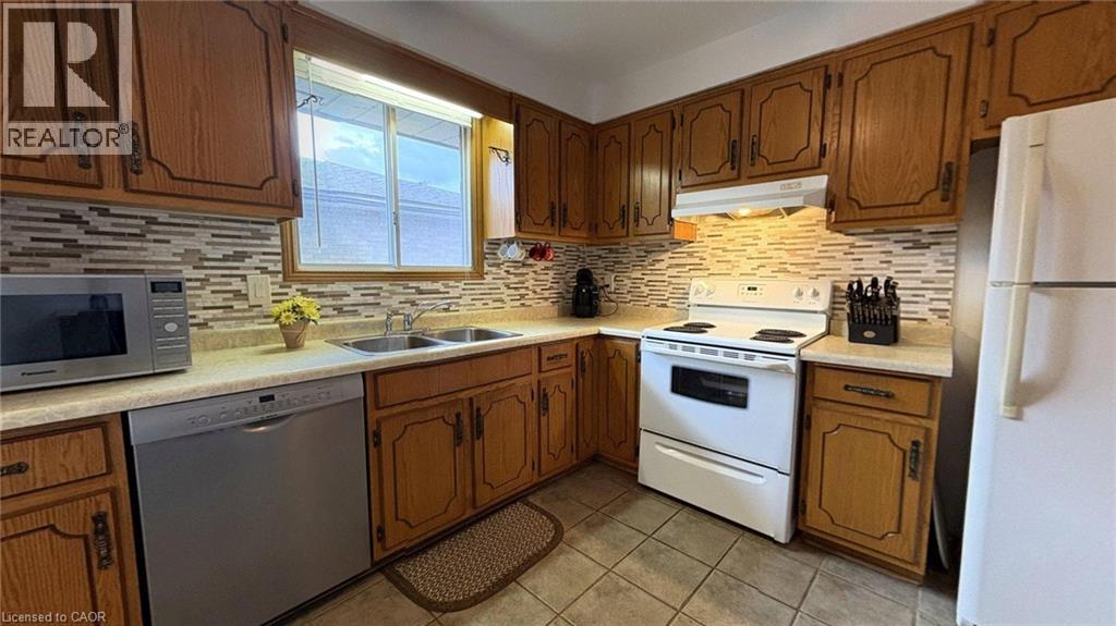 15 Albion Street, Kitchener, Ontario  N2E 2R9 - Photo 15 - 40786417