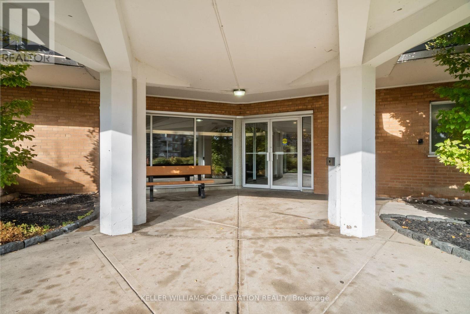 606 - 10 Fontenay Court, Toronto, Ontario  M9A 4W3 - Photo 2 - W12570972