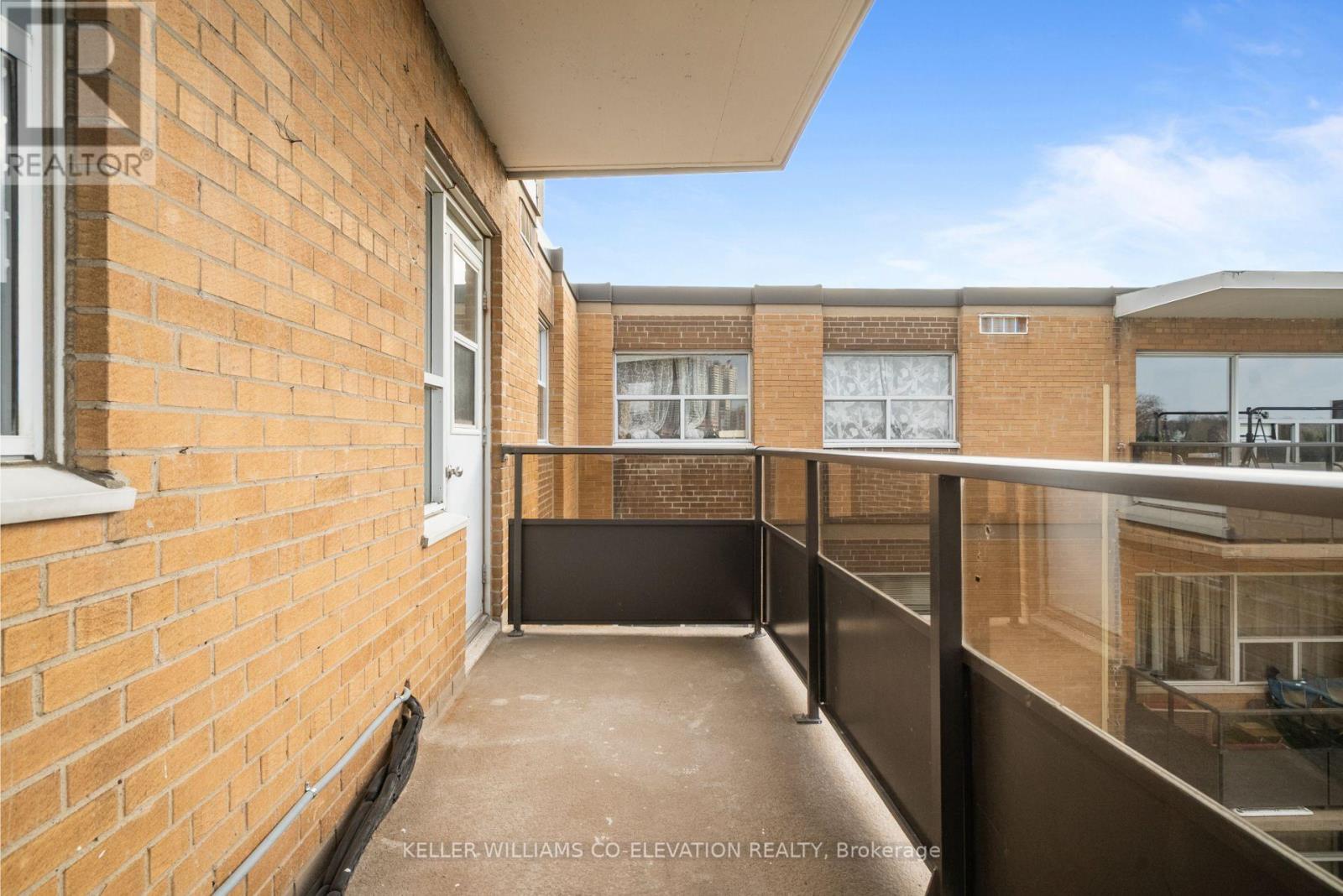 606 - 10 Fontenay Court, Toronto, Ontario  M9A 4W3 - Photo 36 - W12570972