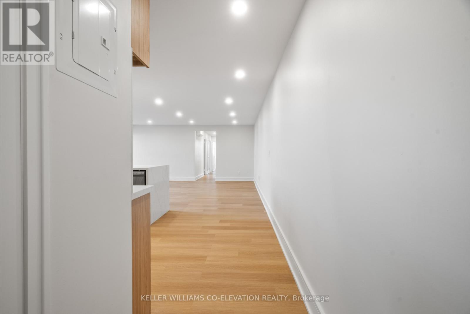 606 - 10 Fontenay Court, Toronto, Ontario  M9A 4W3 - Photo 4 - W12570972