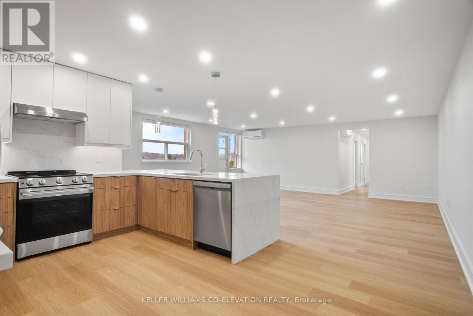 606 - 10 Fontenay Court, Toronto, Ontario  M9A 4W3 - Photo 5 - W12570972