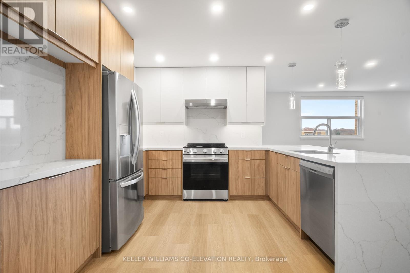 606 - 10 Fontenay Court, Toronto, Ontario  M9A 4W3 - Photo 6 - W12570972