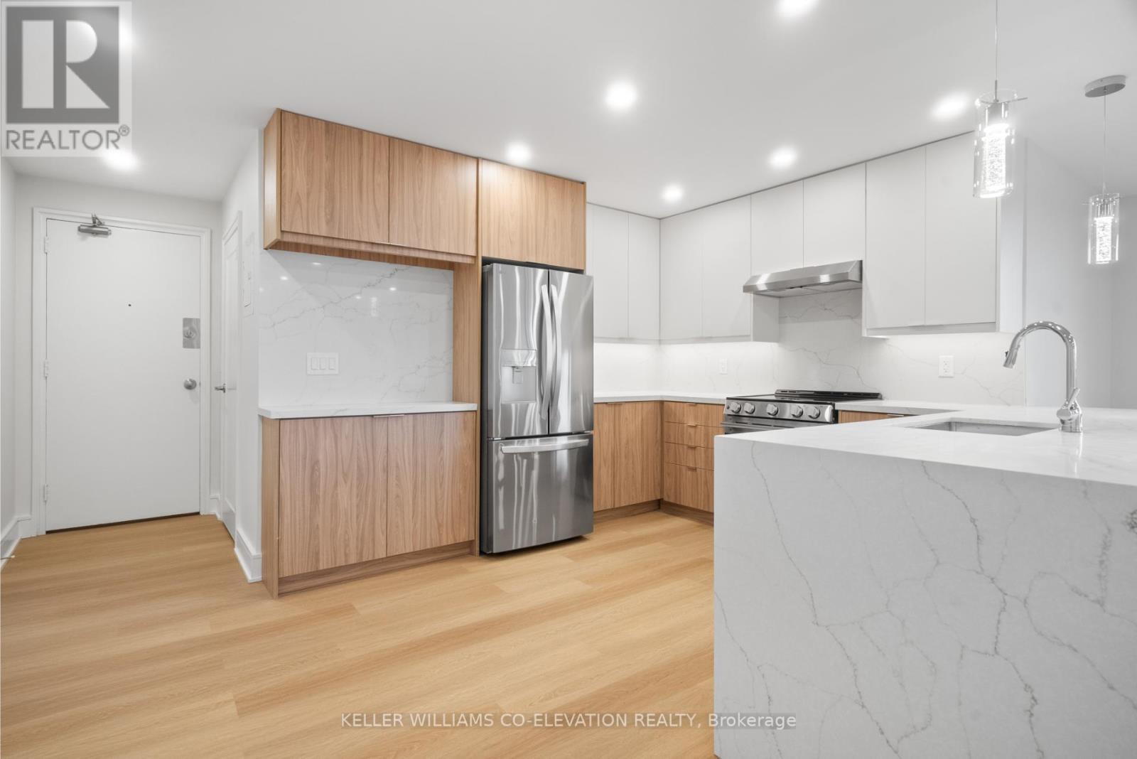 606 - 10 Fontenay Court, Toronto, Ontario  M9A 4W3 - Photo 7 - W12570972