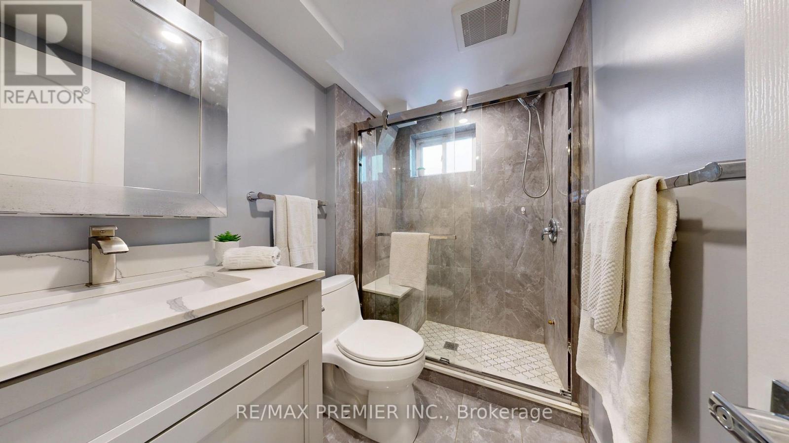 87 Aviemore Drive, Toronto, Ontario  M9L 2L9 - Photo 33 - W12570982