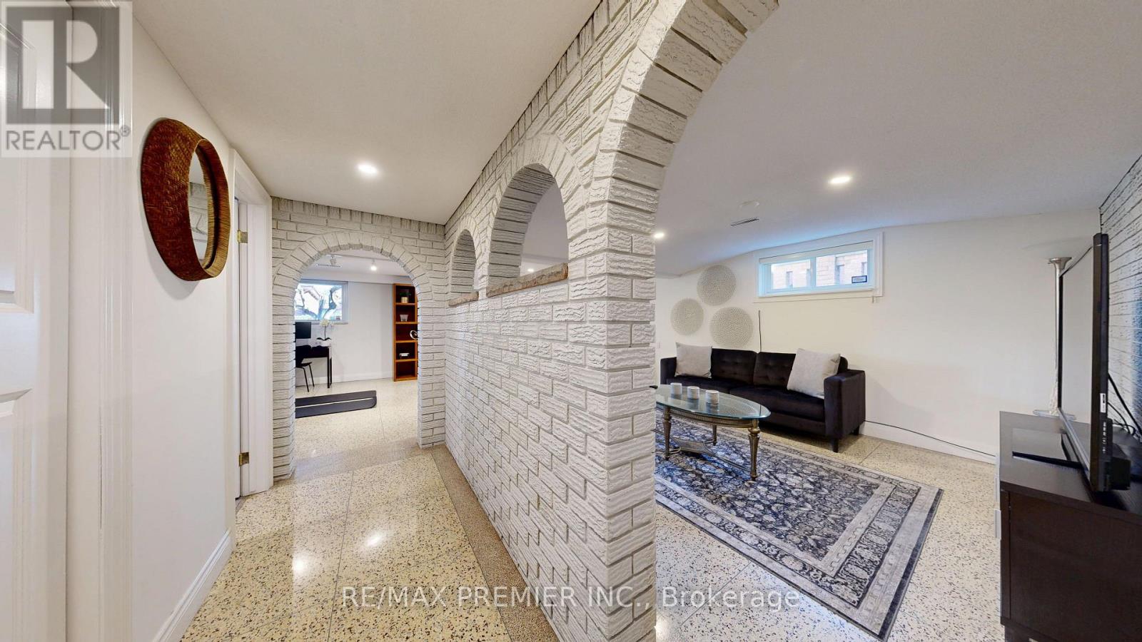 87 Aviemore Drive, Toronto, Ontario  M9L 2L9 - Photo 35 - W12570982