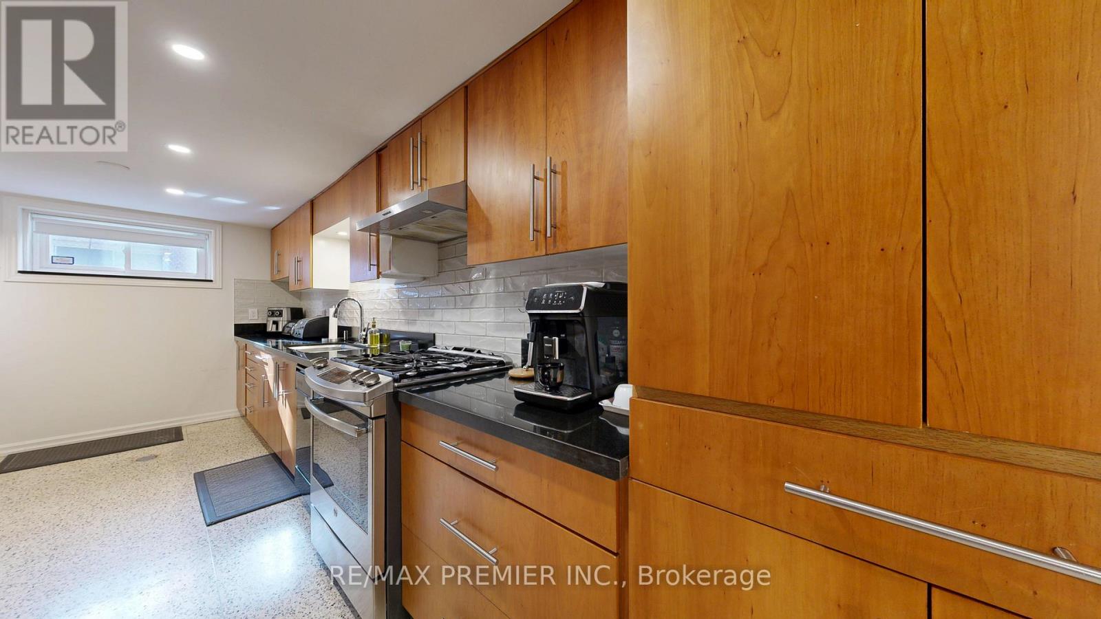 87 Aviemore Drive, Toronto, Ontario  M9L 2L9 - Photo 38 - W12570982