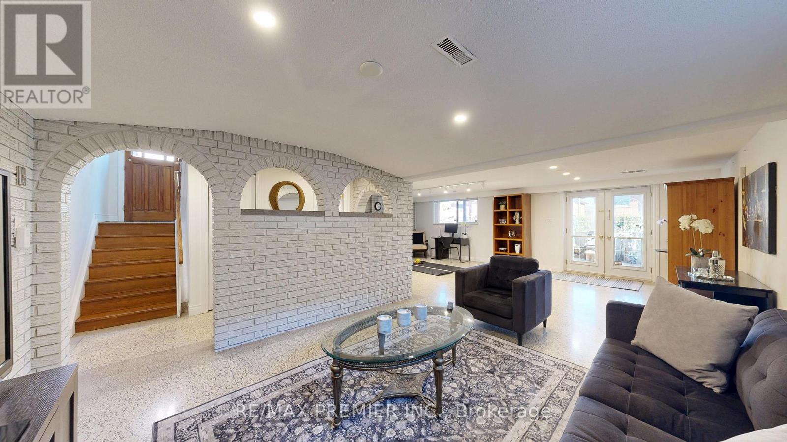 87 Aviemore Drive, Toronto, Ontario  M9L 2L9 - Photo 45 - W12570982