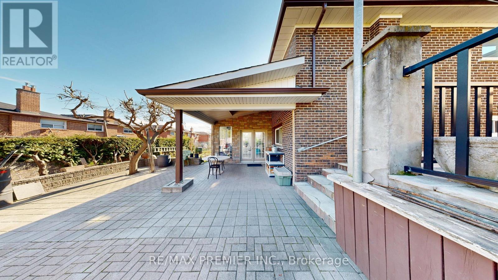 87 Aviemore Drive, Toronto, Ontario  M9L 2L9 - Photo 5 - W12570982