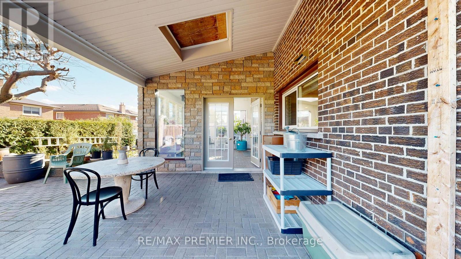 87 Aviemore Drive, Toronto, Ontario  M9L 2L9 - Photo 6 - W12570982