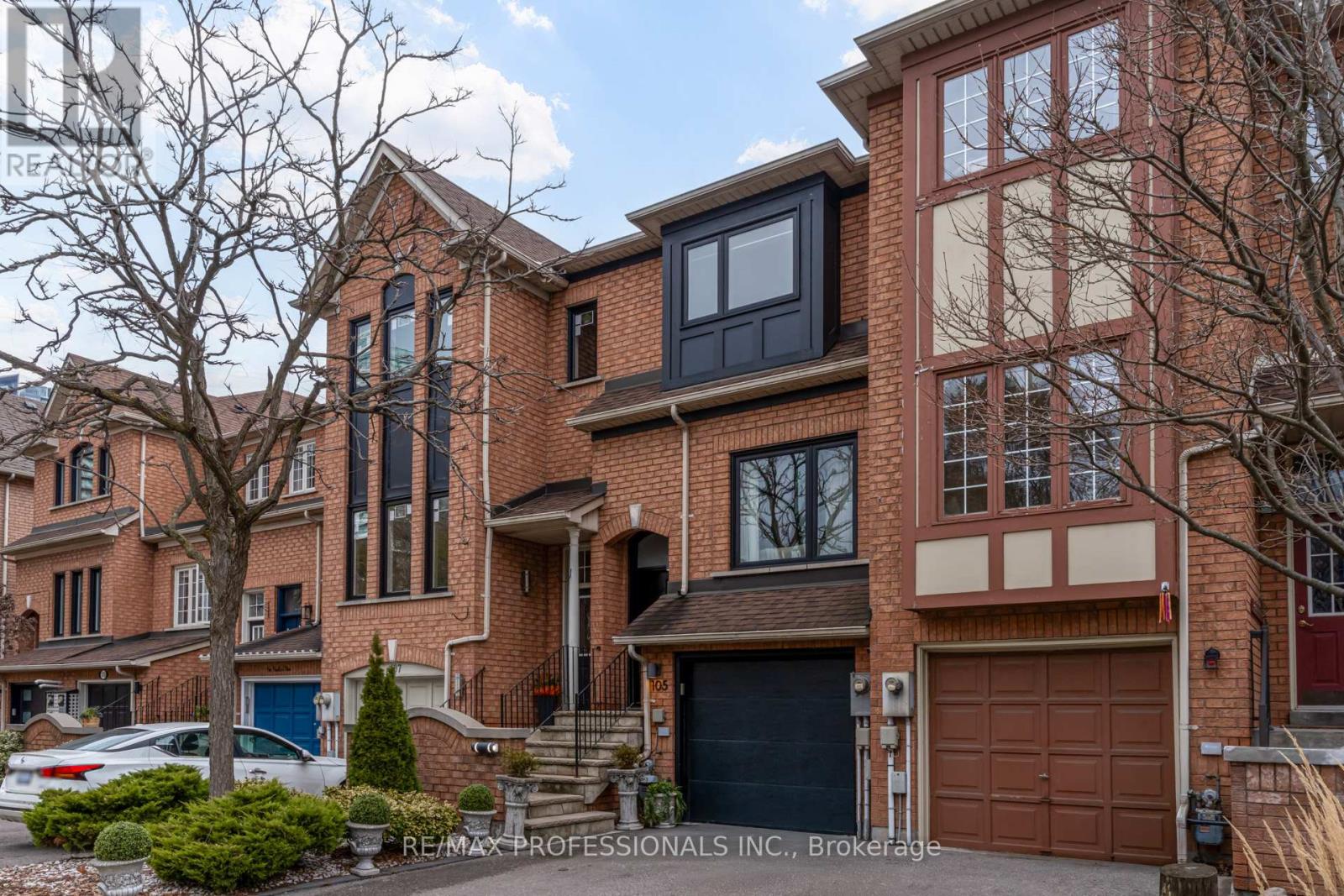 105 HARBOURVIEW CRESCENT, Toronto, Ontario