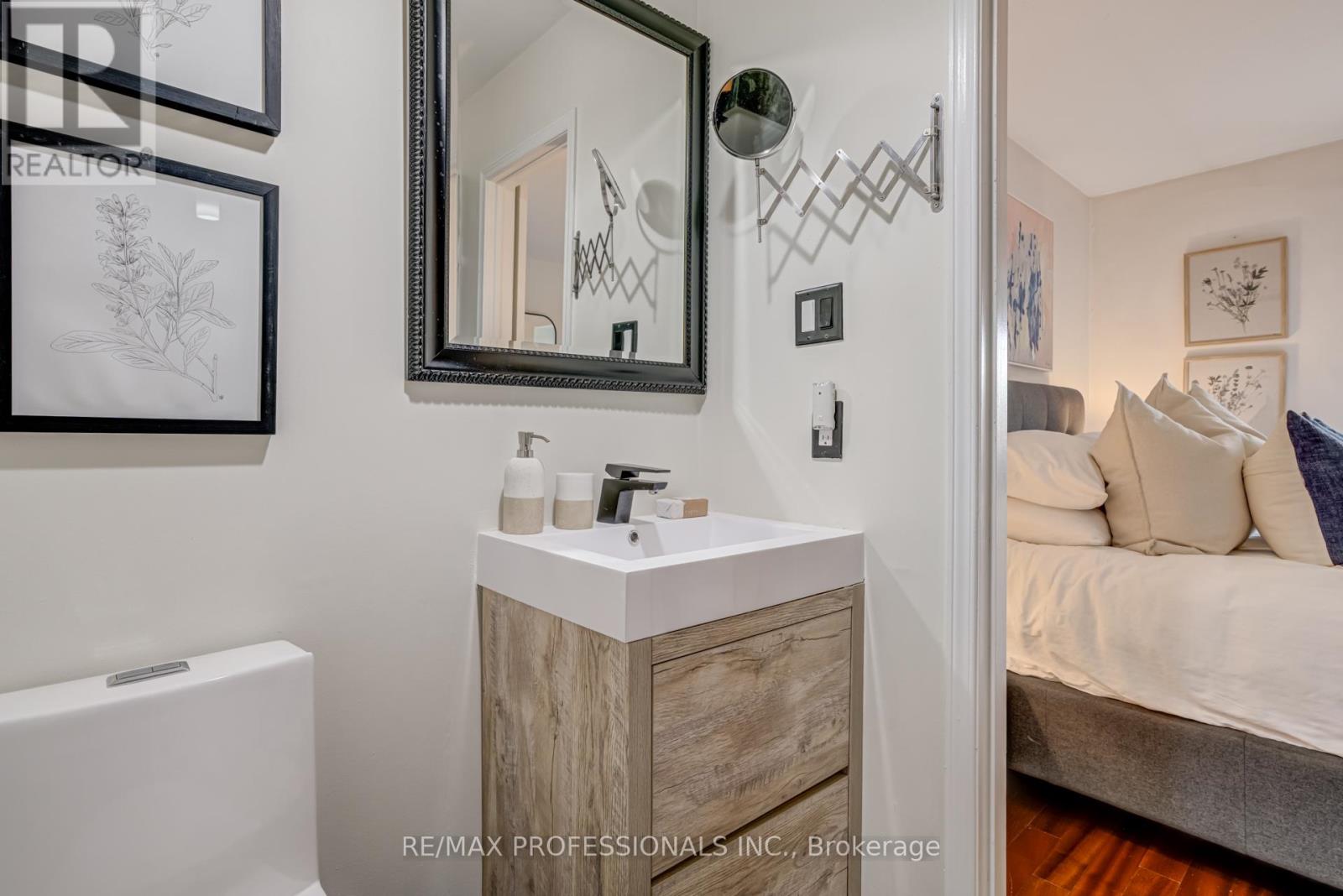 105 Harbourview Crescent, Toronto, Ontario  M8V 4A9 - Photo 22 - W12571020