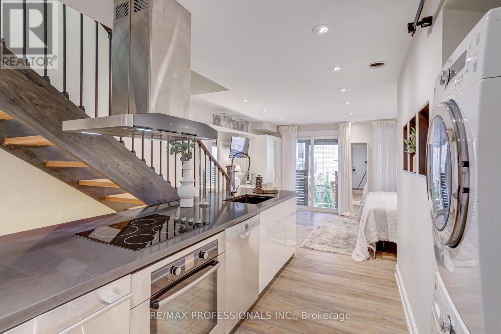 105 Harbourview Crescent, Toronto, Ontario  M8V 4A9 - Photo 30 - W12571020