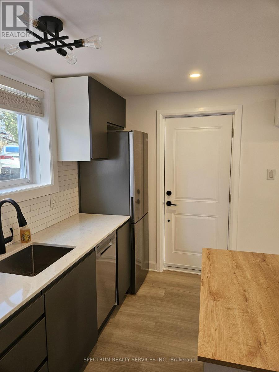 2 - 49 Gotham Court, Toronto, Ontario  M6M 2N9 - Photo 11 - W12571086