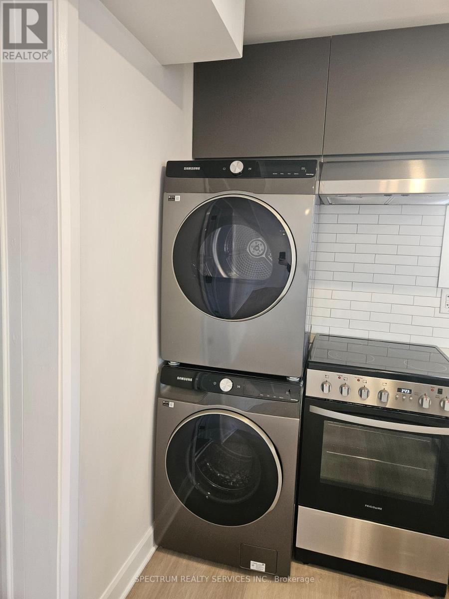 2 - 49 Gotham Court, Toronto, Ontario  M6M 2N9 - Photo 13 - W12571086