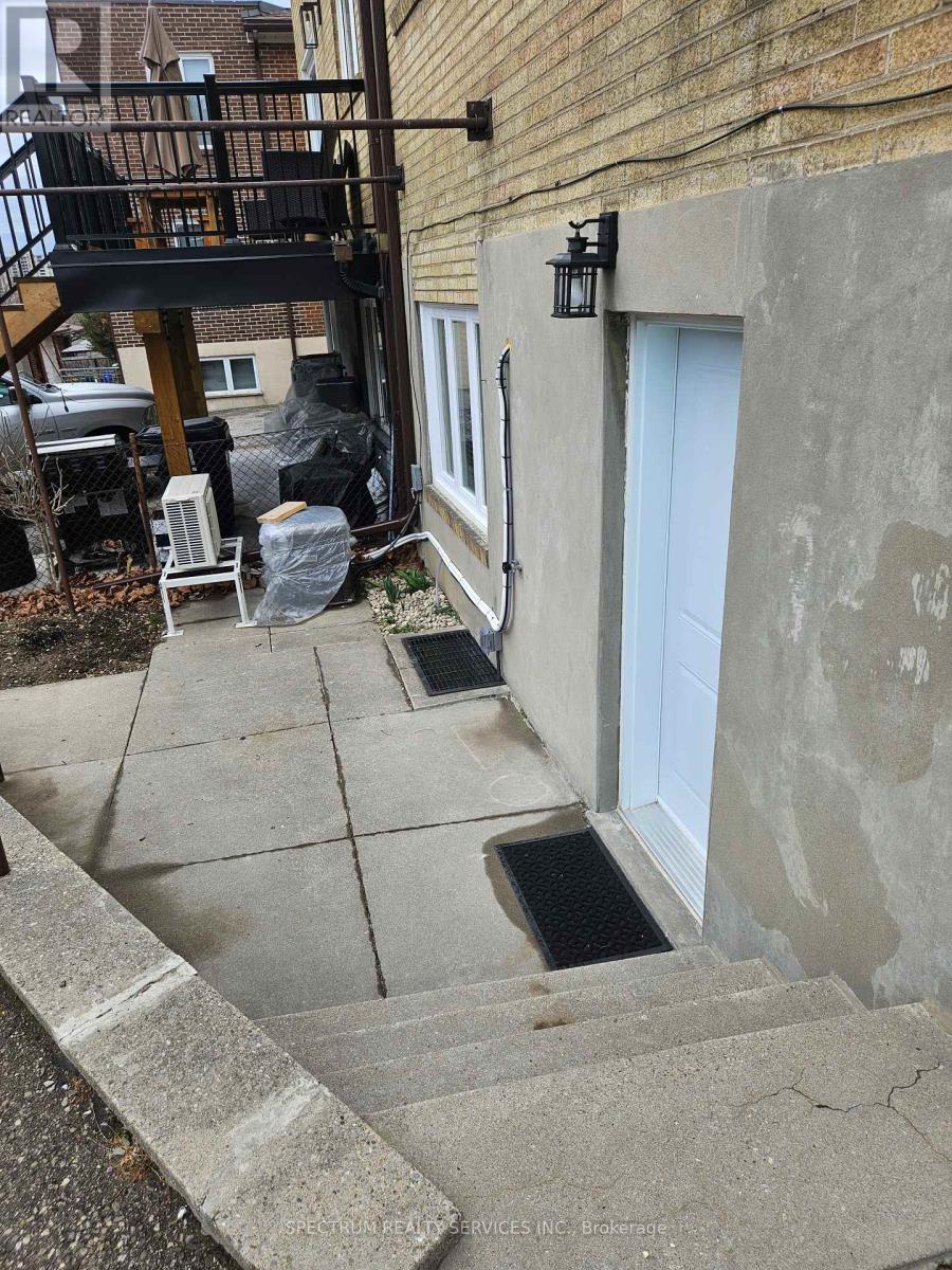 2 - 49 Gotham Court, Toronto, Ontario  M6M 2N9 - Photo 19 - W12571086