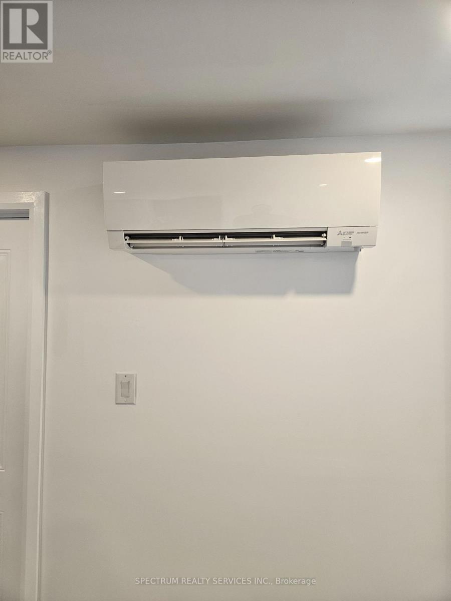 2 - 49 Gotham Court, Toronto, Ontario  M6M 2N9 - Photo 7 - W12571086