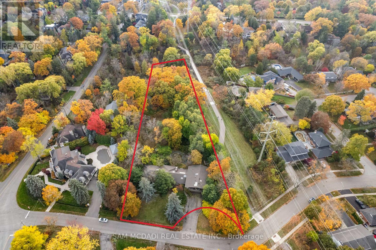 1310 Ravine Drive, Mississauga, Ontario  L5J 3E5 - Photo 4 - W12571168