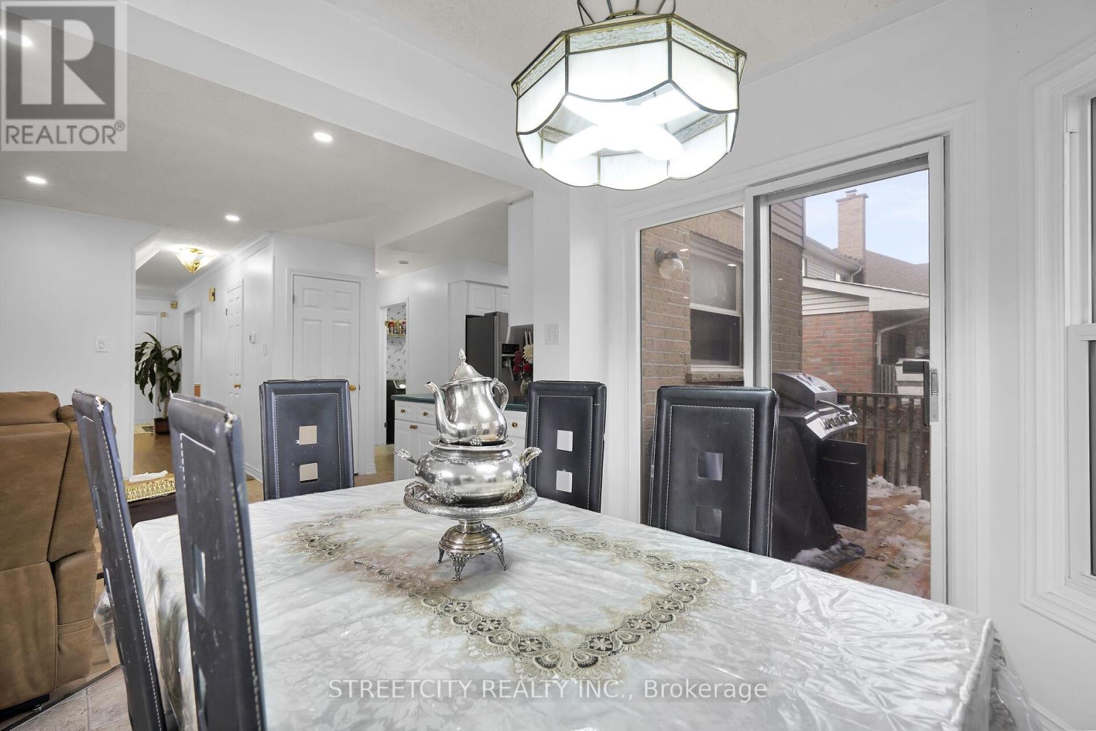 713 Guildwood Boulevard, London North, Ontario  N6H 5G2 - Photo 16 - X12571244