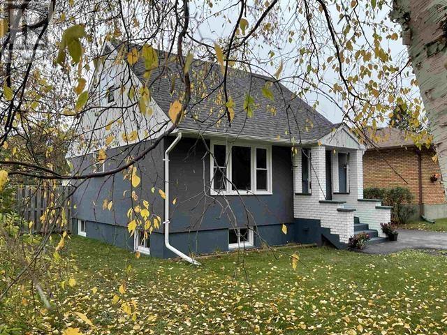 2218 Moodie ST E, Thunder Bay, Ontario