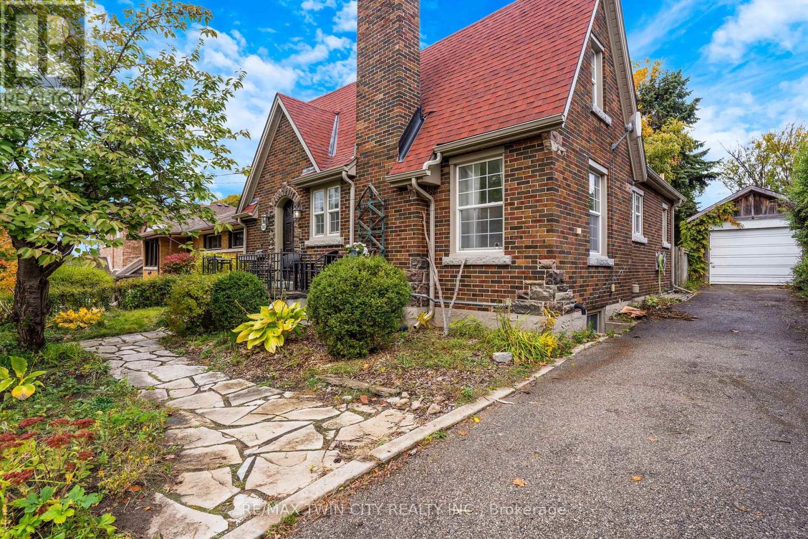 360 LUELLA STREET, Kitchener, Ontario