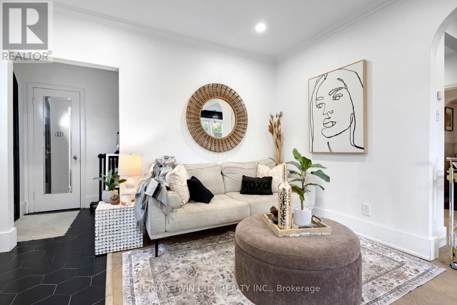 360 Luella Street, Kitchener, Ontario  N2H 2J4 - Photo 14 - X12571028