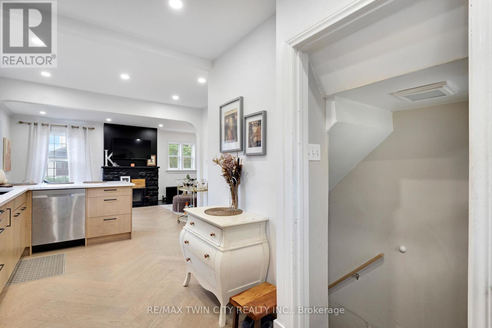 360 Luella Street, Kitchener, Ontario  N2H 2J4 - Photo 24 - X12571028