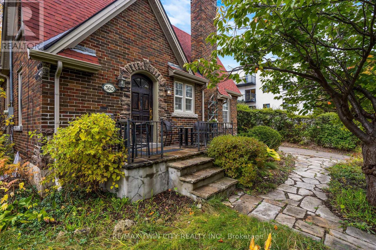 360 Luella Street, Kitchener, Ontario  N2H 2J4 - Photo 3 - X12571028